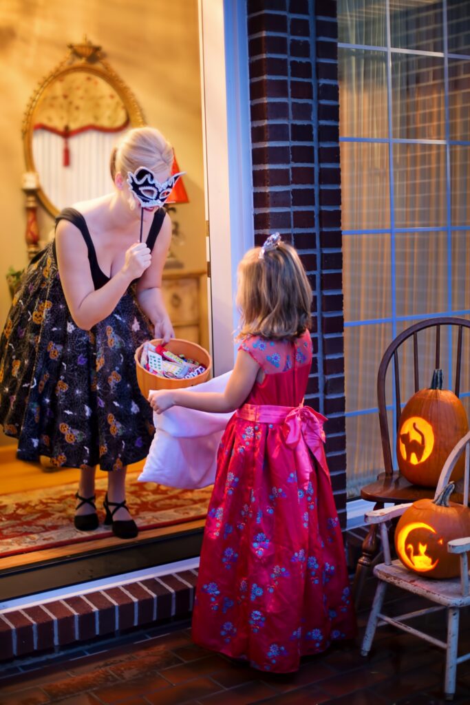 Manualidades para hacer con tus nietos este Halloween